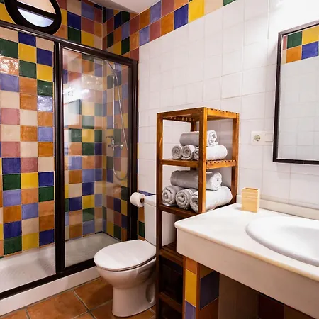 Apartamento céntrico con patio exterior en el mejor barrio de Granada El Realejo-2